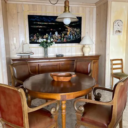 Center Bay - Les Pins Apartment *